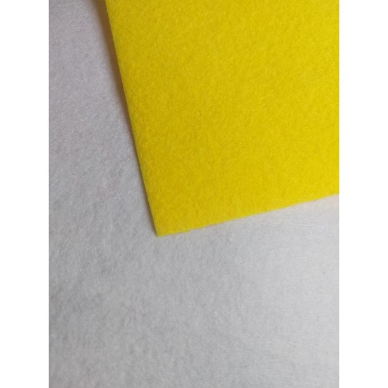 Фетр листовой жесткий 2мм цв.желтый A-20 размер 20х30см,  цена за лист